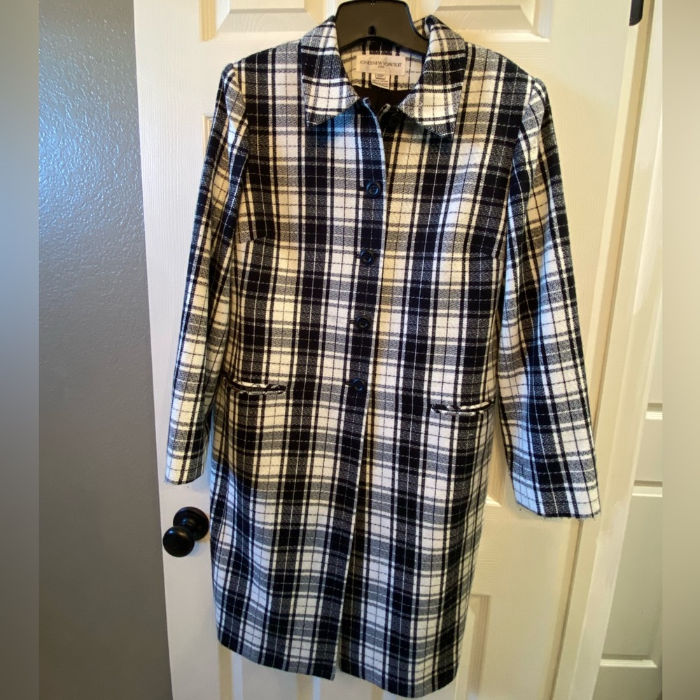 🎉HP🎉Jones New York Suit, plaid coat.